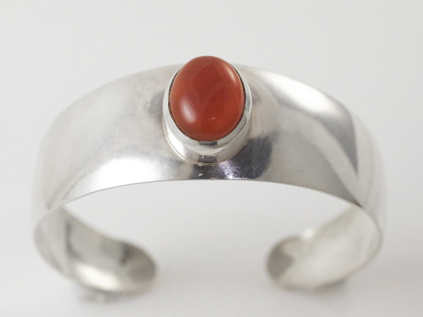 Handmade silver bangle with carnelian by VerdeRame Jewels