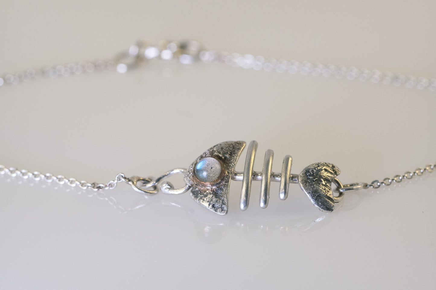 Silver fish bone and labradorite bracelet by VerdeRame Jewels