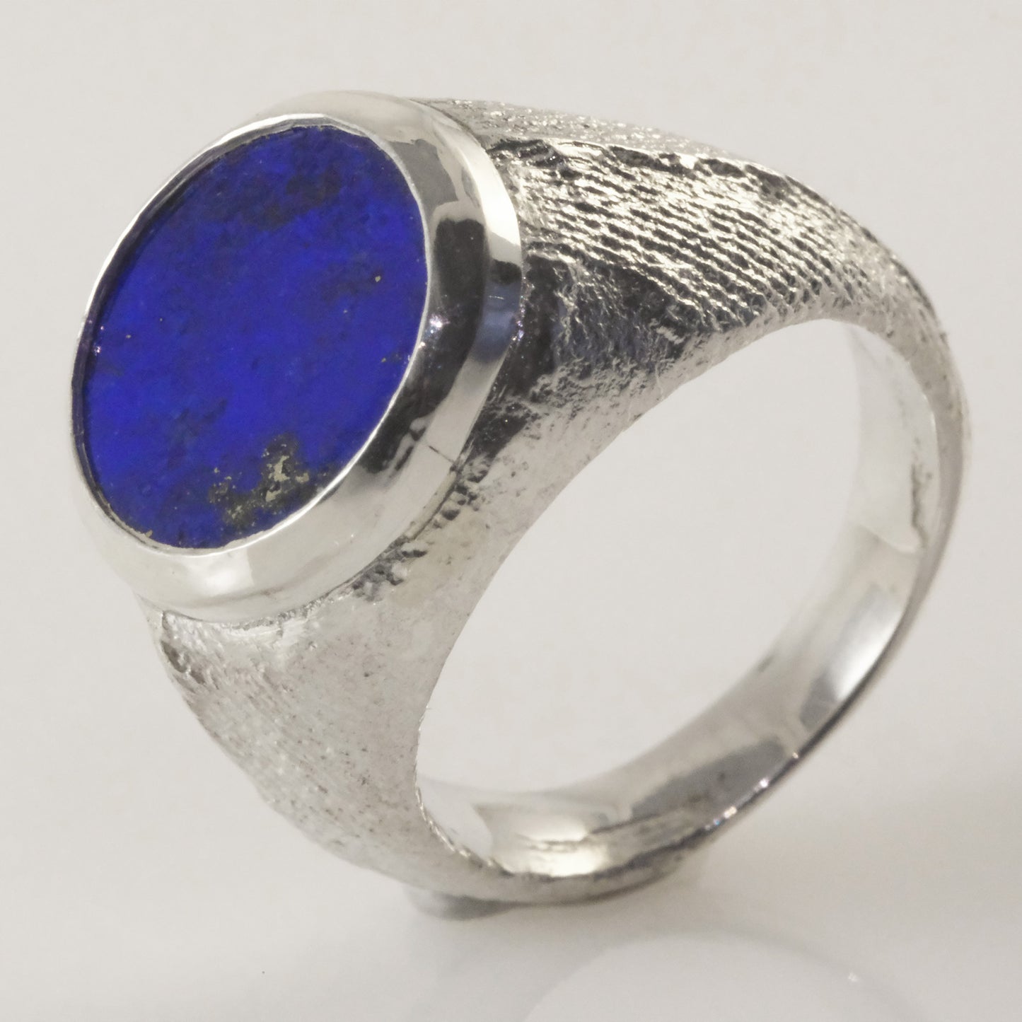 Lapis lazuli signet ring by VerdeRame Jewels