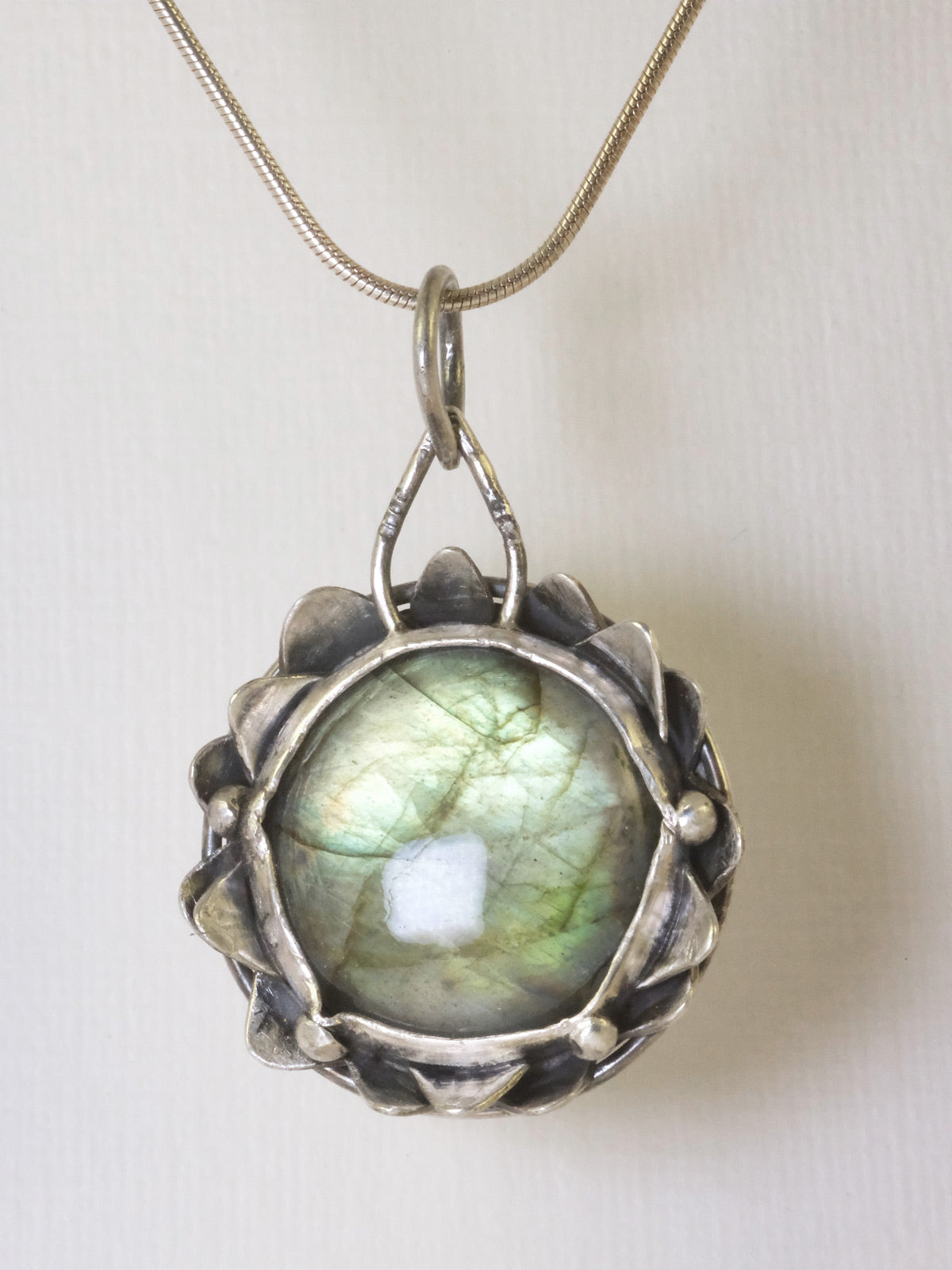 Water lily pendant with green labradorite handmade by VerdeRame Jewels
