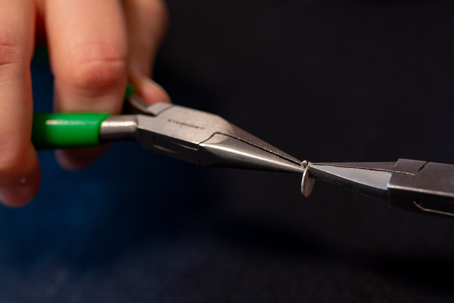 Demo of jewellery workshop by VerdeRame Jewels