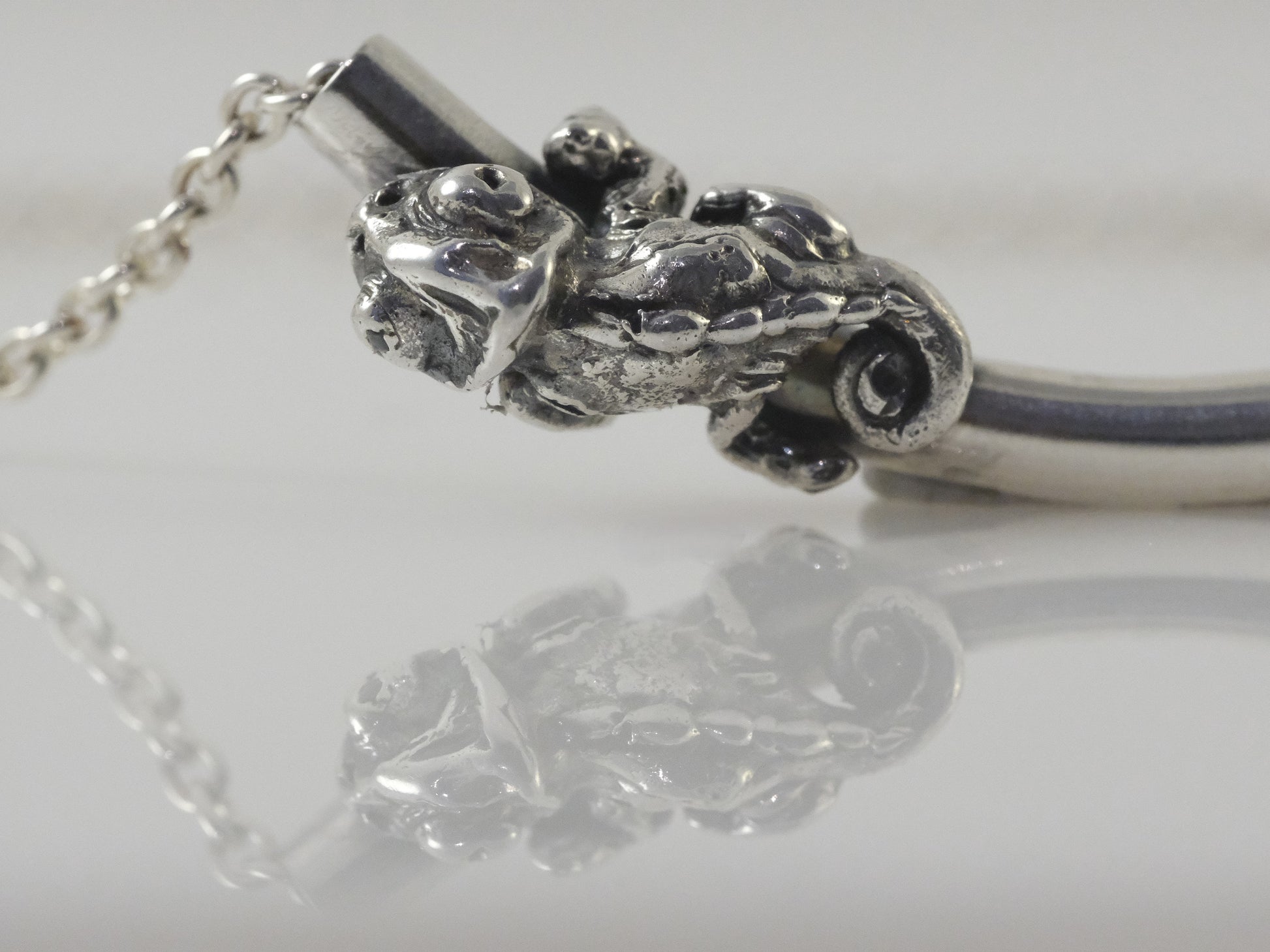 Silver chameleon necklace by VerdeRame Jewels