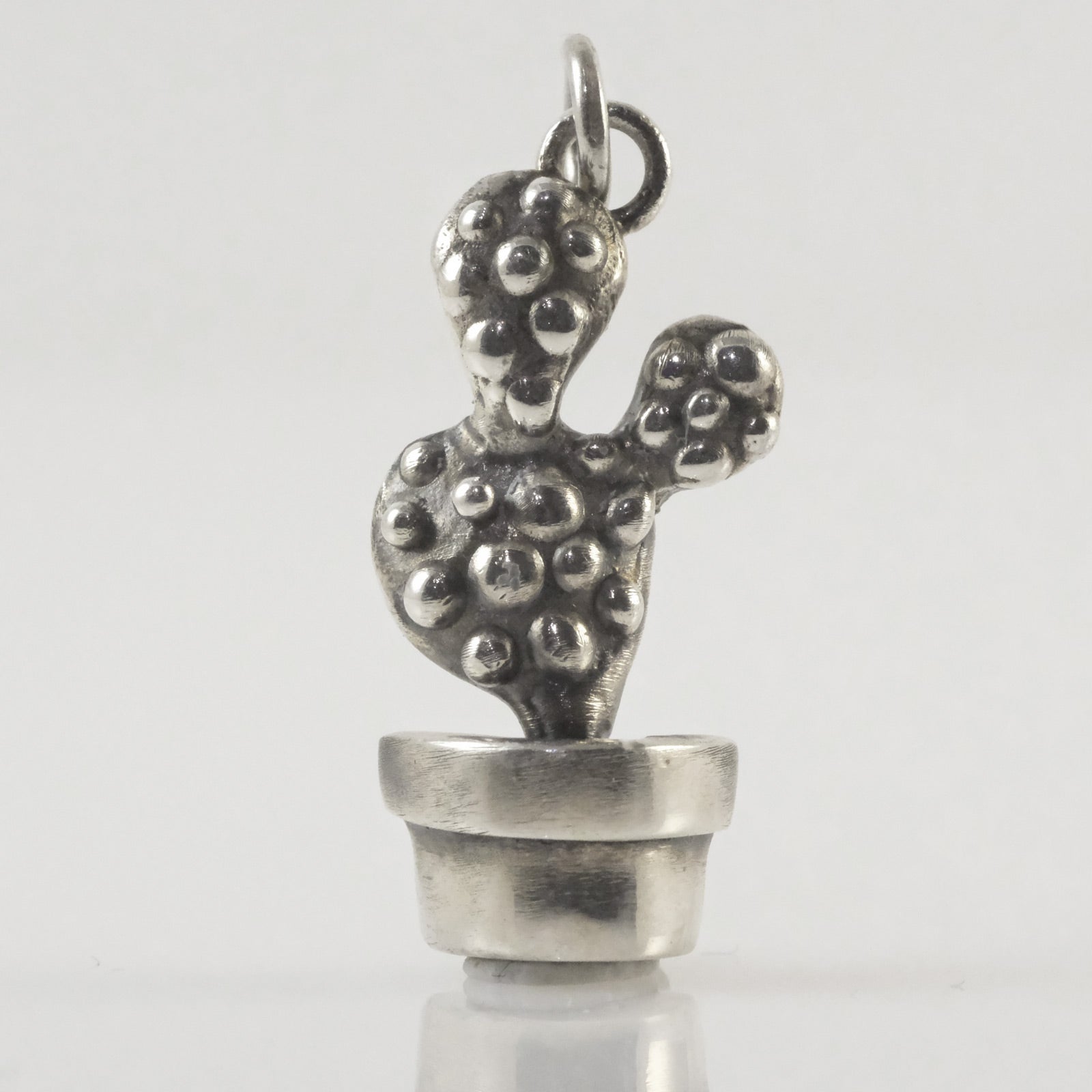Handmade silver cactus pendant by VerdeRame Jewels, Copenhagen