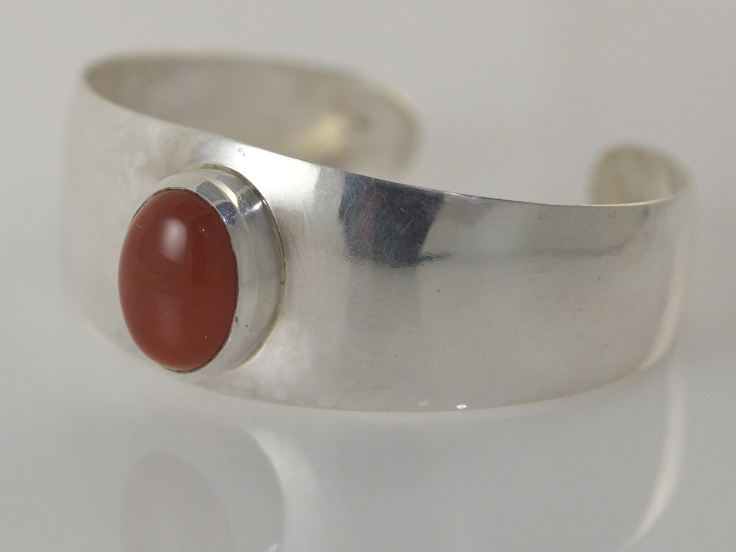 Handmade silver bangle with carnelian by VerdeRame Jewels