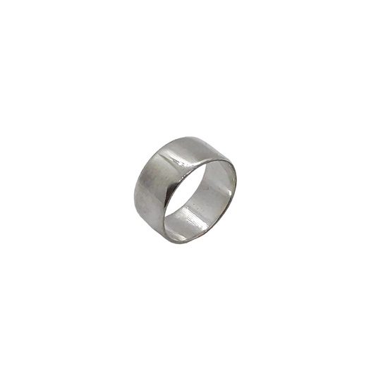 Handmade polished sterling silver band ring by VerdeRame Jewels